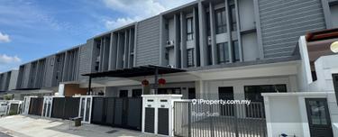 Brand New House, Front Extra Parking, 10 minutes to Pavilion Mall 1
