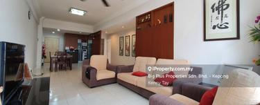 Corner, Fully Renovated, Step to MRT station, restraunt, shop, bank 1