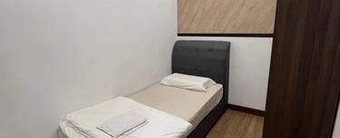 Small Room Pinnacle Sri Petaling For Rent 1