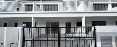 Sejati Lakeside 22x70 Intermediate 2-storey terrace house 1