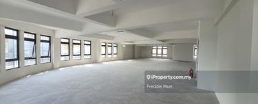 Corner unit Hillpark Residence Shoplot for Rent 1