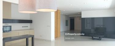 Gurney Paragon High floor Seaview well maintain with private lift  1