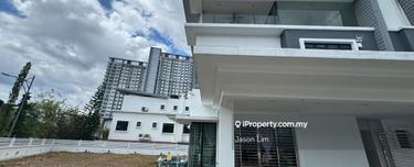 3 stories Semi D Corner lot  1