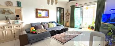 Isola Freehold Beautifully Renovated Corner Dual Key Unit For Sale 1