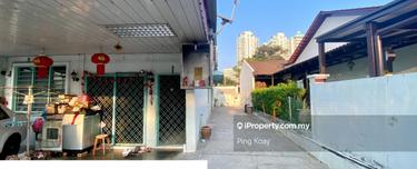 Intermediate Corner, Walking distance to market food court 1
