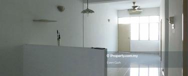 Block 11 I High Floor I Original Condition 1
