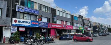 Corner lot Taipan  2 G Floor  shop for rent  1