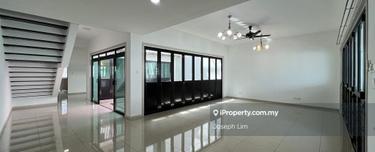 Spacious Unit 30x100, Well Maintained, Actual Unit Photos 1