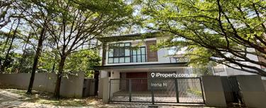 Luxurious Corner Lot Bungalow in Seputeh Gardens 1