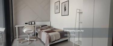 Middle Room To Let 1