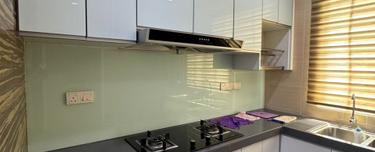 Upper Floor Townhouse - 85% Furnished 1