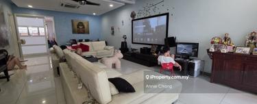 Terrace House. Warm Beautiful Neighbourhood. Renovated. Full Furnished 1