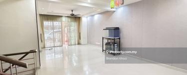 Gated and guarded freehold non bumi renovated  1