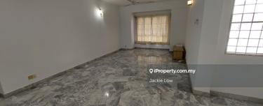 Walk up apartment , near to shops 1