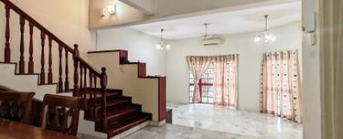 Partially  furnish double storey ttdi for rent  1