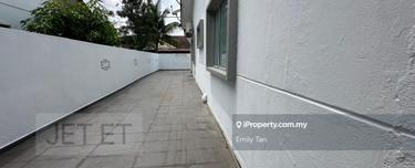 Limited Single Storey House with extra land 1