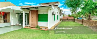 Corner Lot, Freehold Single Storey, Prime Location 1