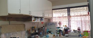 One and half Storey Terrace House Intermediate unit!! 1