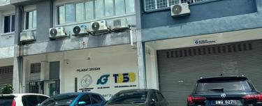 1.5 storey 25ft x 80ft hot industrial area  1