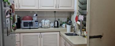 Renovated well maintained unit 1