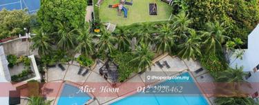 Centrally located in a 10 acres estate. Walking distance to Bv & Bsc. 1