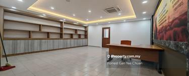 Bandar Botanic, Jalan Kasuarina 1