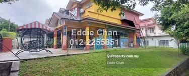 Corner Lot with 15-feet Extra Land, Freehold, House in Good Condition 1