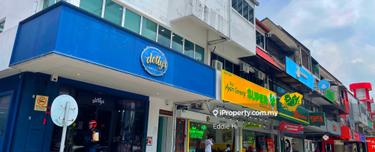 Ground Floor Shop for Rent! 1