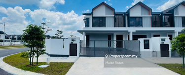 Corner Lot & Vacant Unit 1