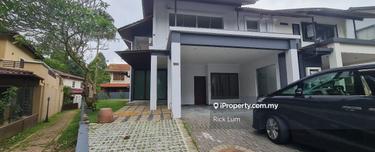 Sierramas corner Jewel. 1.5 times bigger than std. Semi detached.  1