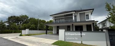 Non-direct Neighbour Facing Corner Bungalow for Sale in Tropicana Aman 1