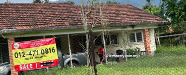 Old bungalow on a freehold land in the heart of town 1