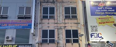 Shoplot facing main road at langkawi  1