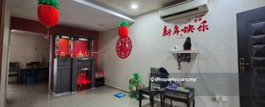Strategic location, near shop, restaurant and supermarket. 1