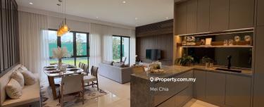 Freehold, low density condominium of 480 units,35 steps to MRT station 1