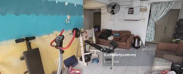 Renovated, Level 4 no lift, Partly Furnished, Well Kept Low Density 1