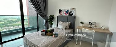 Evoke Residence, Middle Room With Balcony (share bathroom) For Rent 1