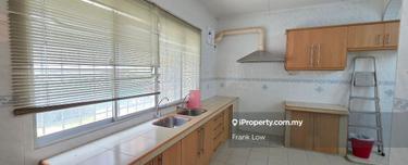 Renovated and wel-maintained 1