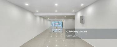 Retail cum Office / Prime Location 1