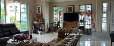 Corner lot with swimming pool, 2-sty house in Danau Desa 1