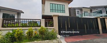Freehold Full Renovated Gated 1