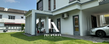 Biggest land,gated guarded ,Nice condition  1