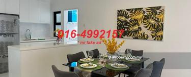 High floor, ID designer unit and move in condition. 1