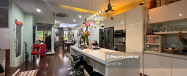 Freehold Renovated Niec Golf View 1