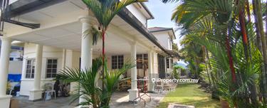 Nicely Renovated Semi-D With Beautiful Green Scenery 1