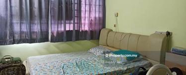 N-park Un-furnished 1-car park 700 sqft 325k nego  1