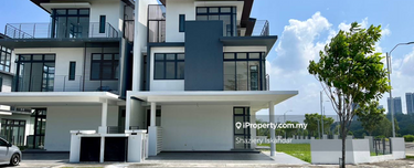 Spacious Corner Unit 5393 sqft , Facing Open , Extra Parking Space 1