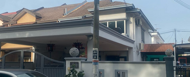 Fully extended End lot terrace house  1