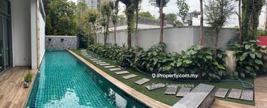 Elegant Freehold Bungalow - Exclusive & Private Living 1