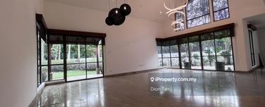 Charming Single-Storey Bungalow in Valencia Golf Community 1